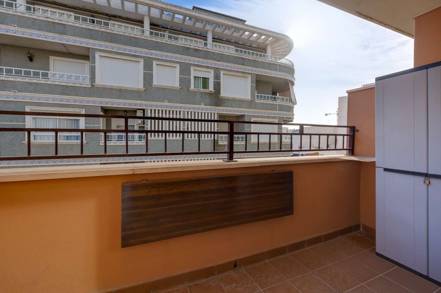 Apartamento reformado cerca del mar