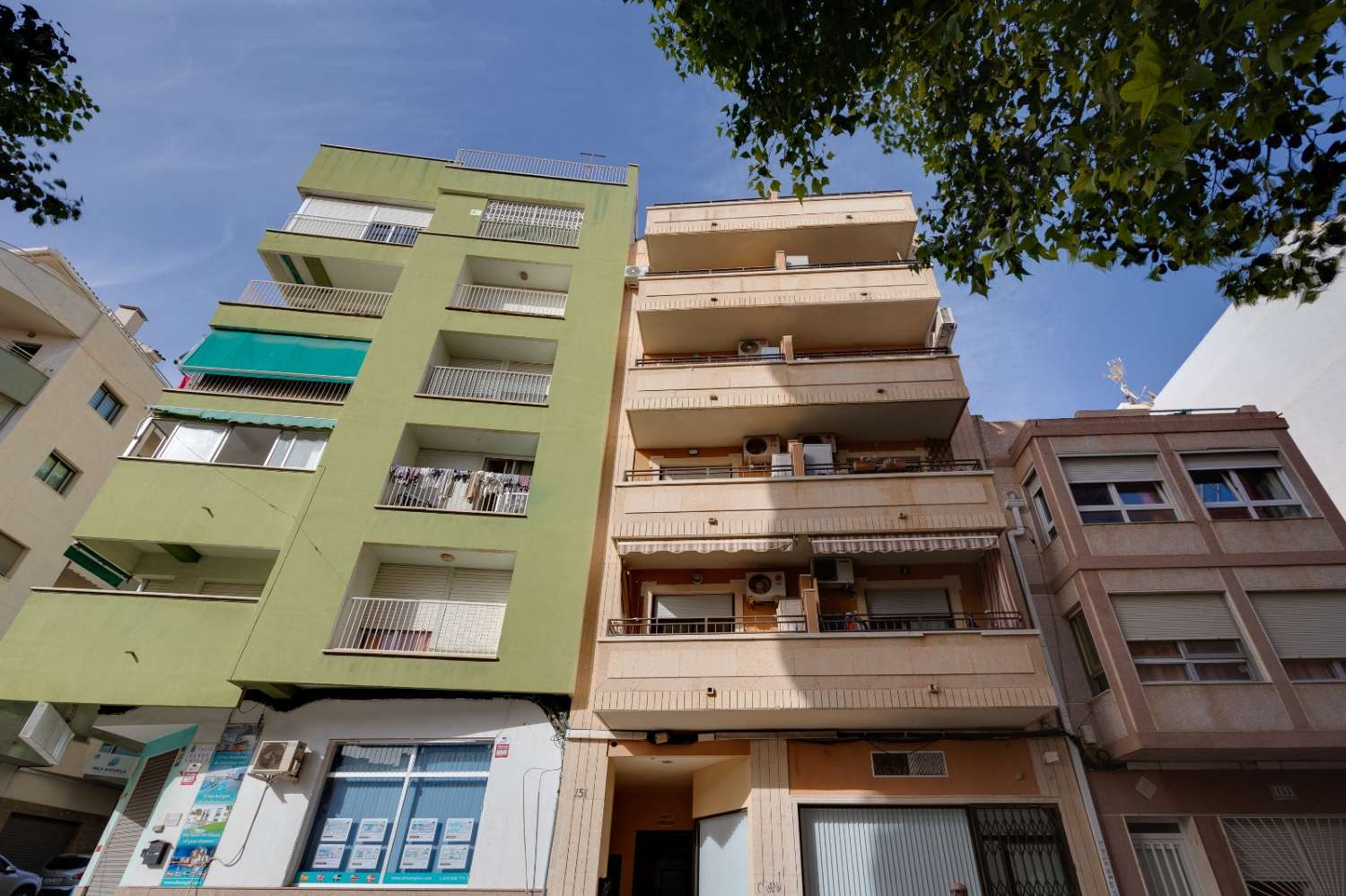 Apartamento reformado cerca del mar