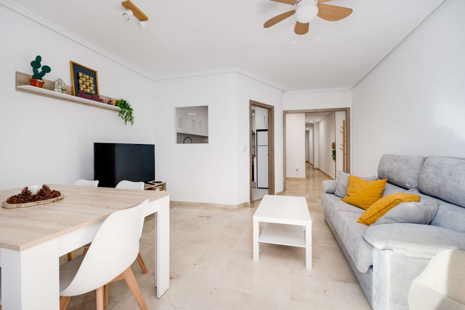 Apartamento reformado cerca del mar